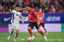 开云体育app-关于足球风格精彩表现，球迷纷纷赞叹的信息