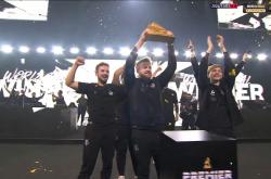 开云体育官方网站-FPX碾压G2，Xiaohu成为全场焦点小组赛3:2（伦敦）