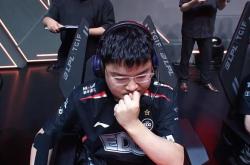 开云下载-EDG横扫DK，Uzi团战一打五小组赛3:1（北京）