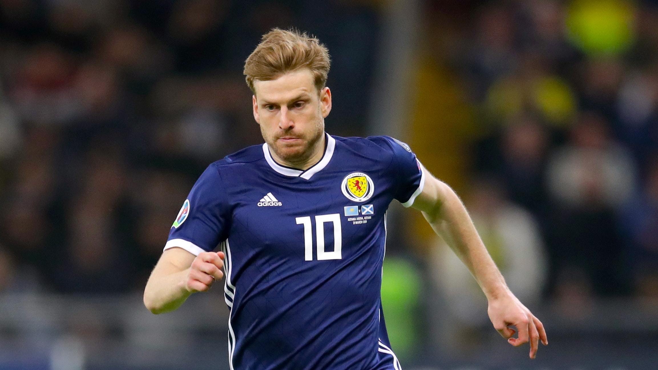 包含捷克共和国队主场遭逆转，未能晋级欧国联半决赛的词条