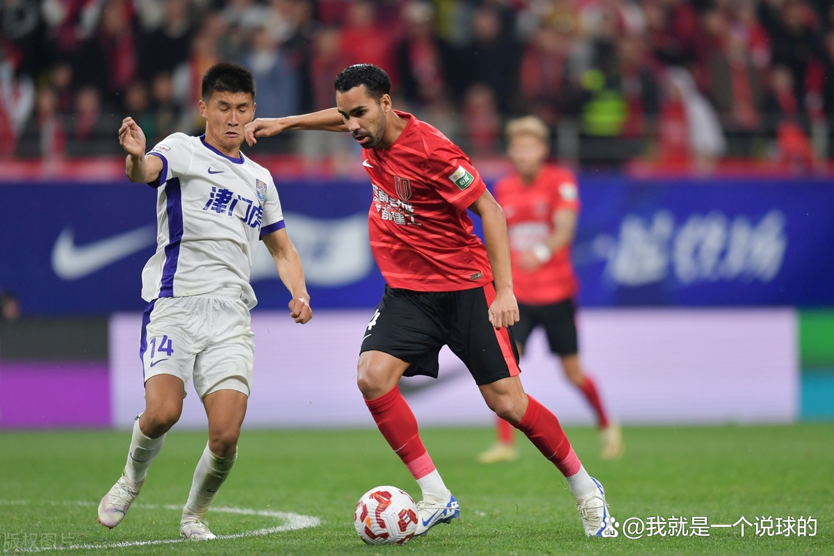 关于足球风格精彩表现，球迷纷纷赞叹的信息