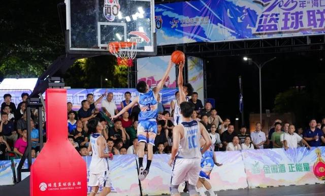 球场巨星决战，激情篮球赛事掀起热潮的简单介绍