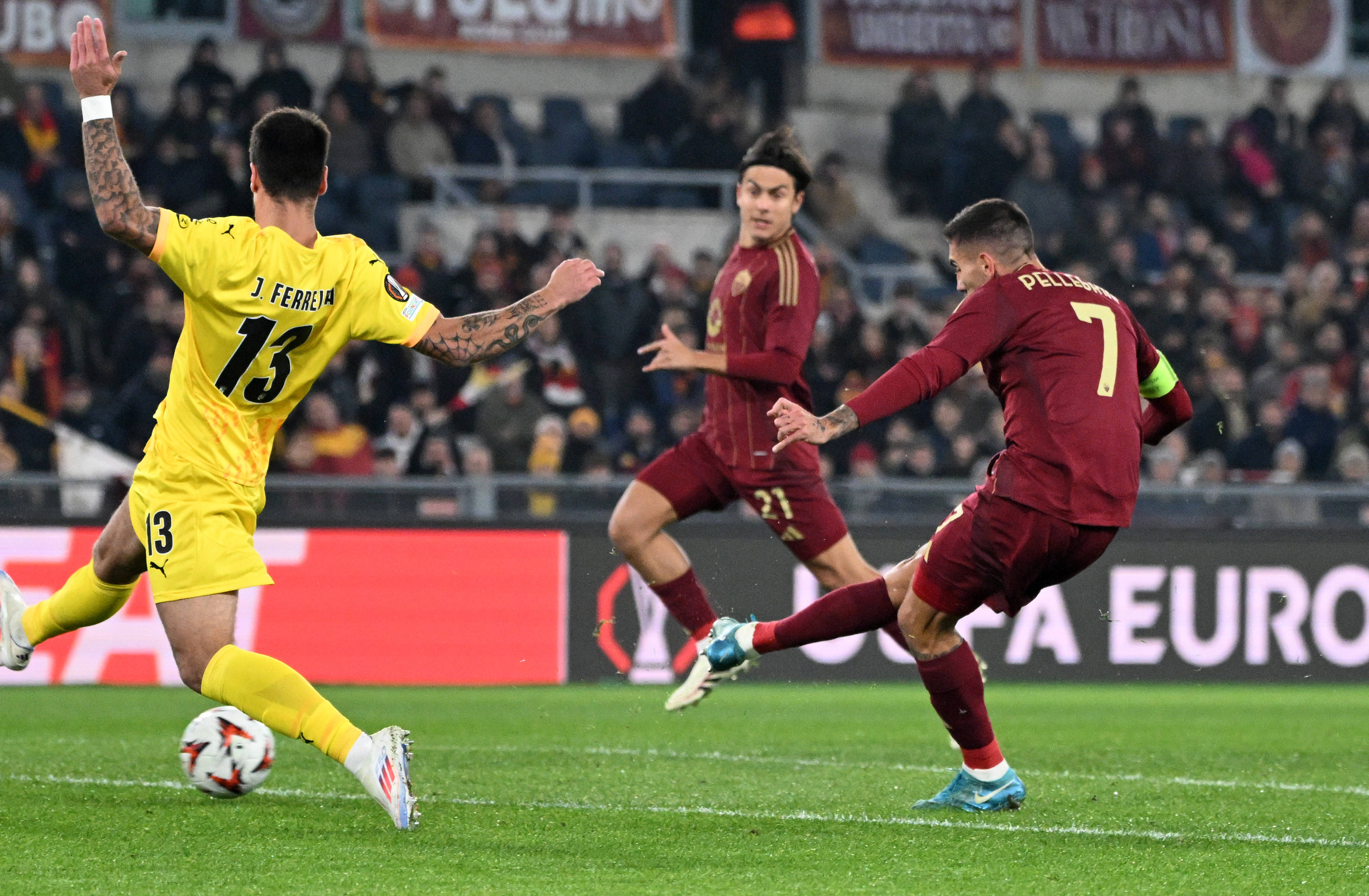 多场国外足球赛事引发观众热议 多场国外足球赛事引发观众热议