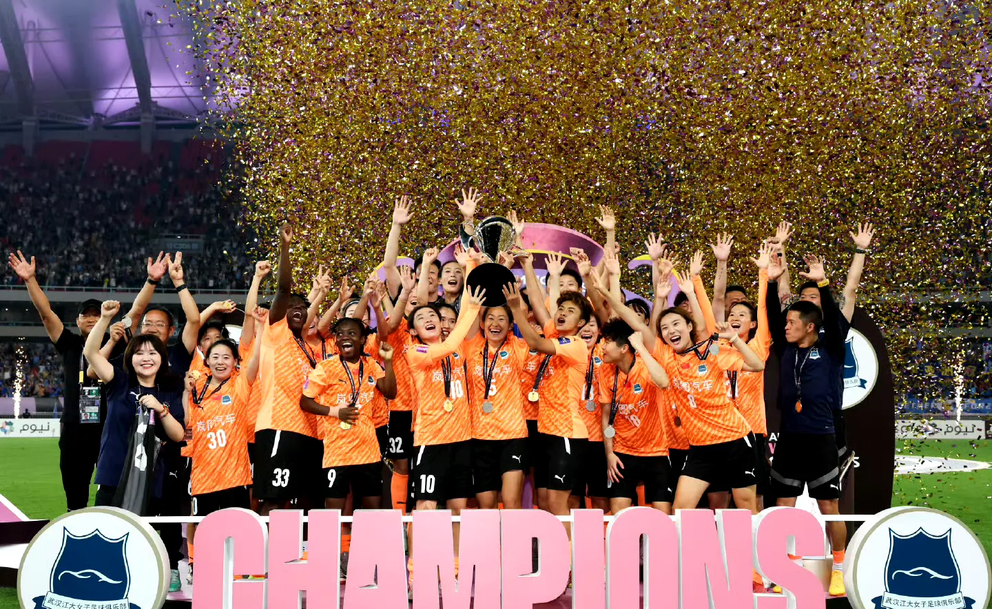 包含跨界选手夺冠，实力惊艳观众的词条