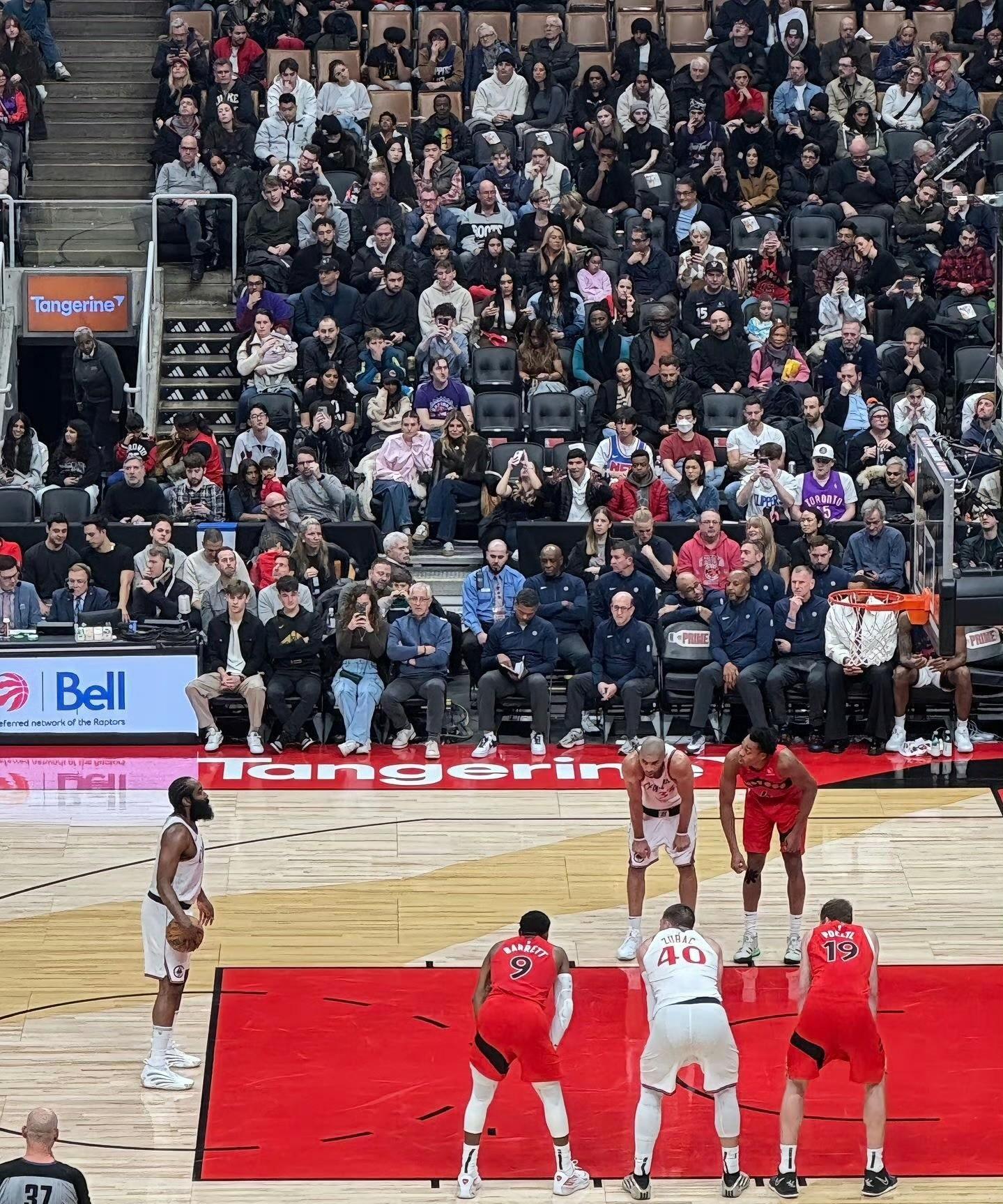 雄鹿完胜意大利男篮,哈登高光表现的简单介绍 雄鹿完胜意大利男篮,哈登高光表现的简单介绍