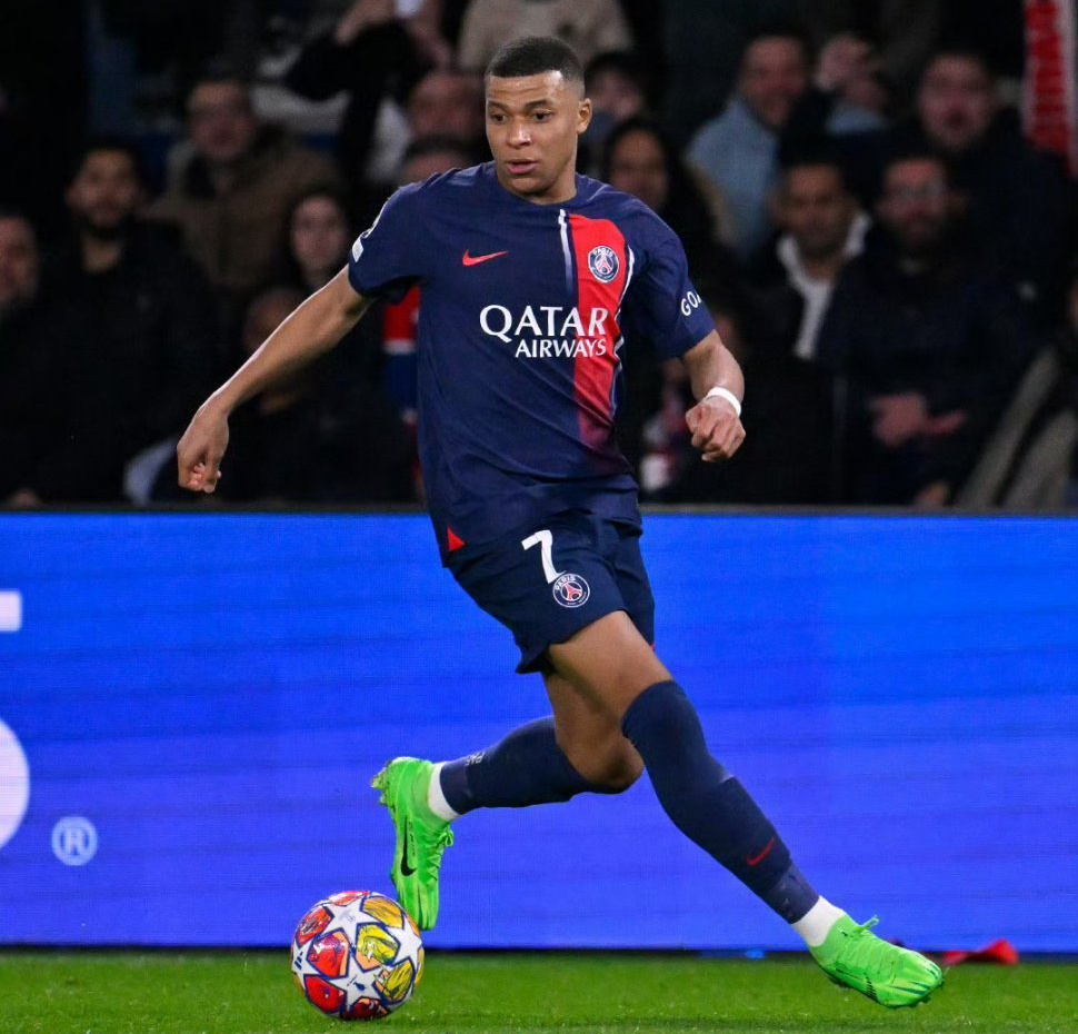 里昂强势意大利，姆巴佩绝境逆转的简单介绍