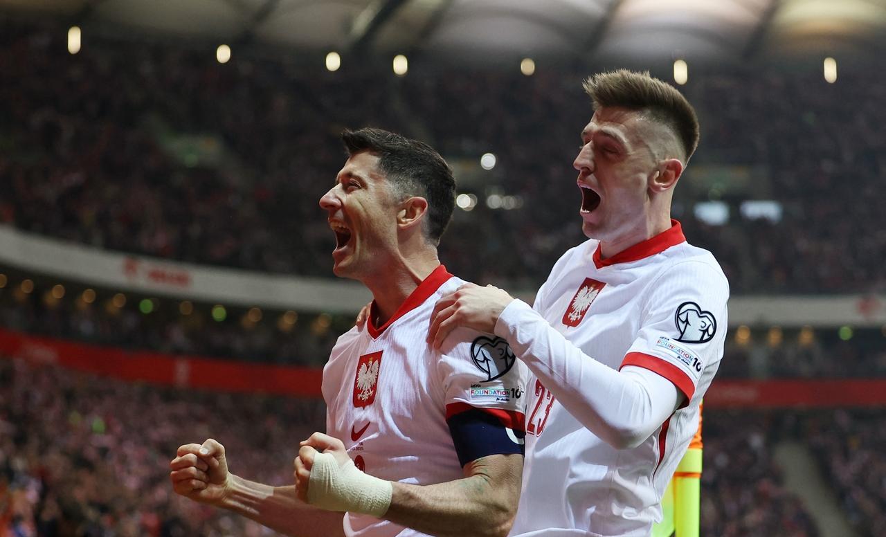 法国队完胜德国队，辛杜点燃赛场